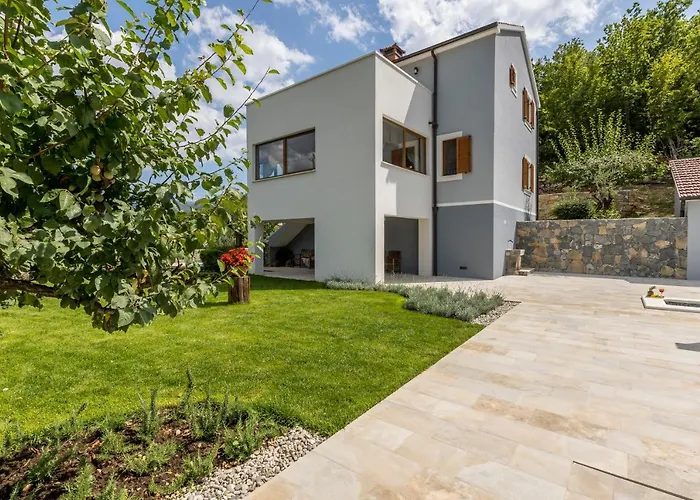 Grey Stone Vila