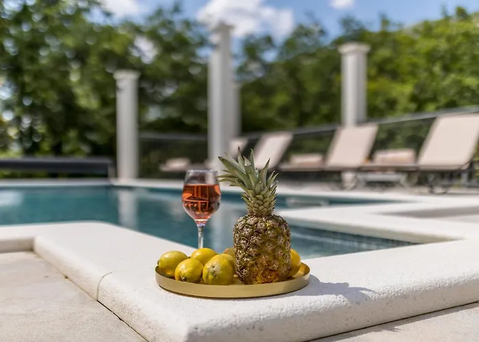 Grey Stone Vila *