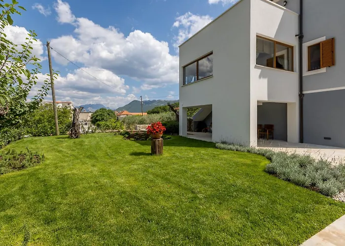 Grey Stone Vila *