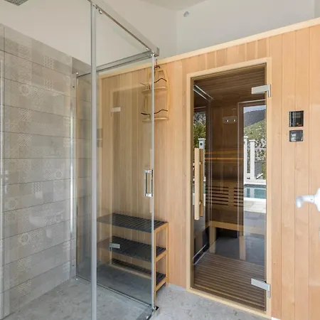 Grey Stone וילה Gata