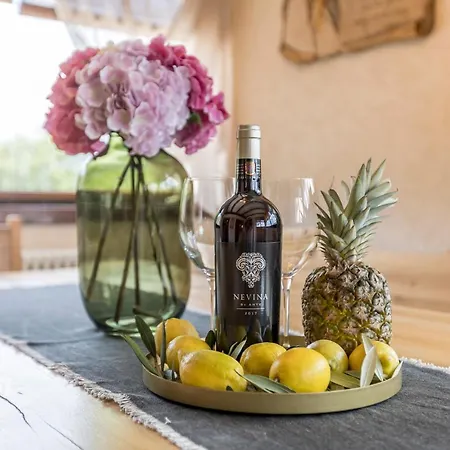 Grey Stone וילה Gata