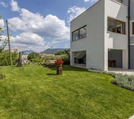 Villa Grey Stone